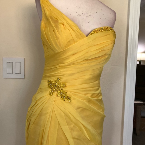 Yellow one shoulder chiffon - Picture 9 of 11